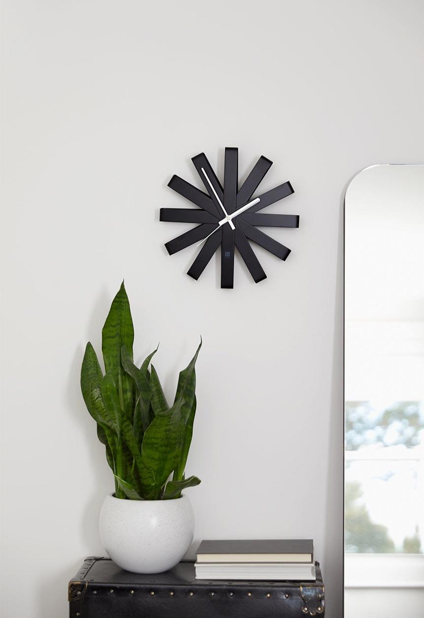Umbra - Ribbon wall clock - black
