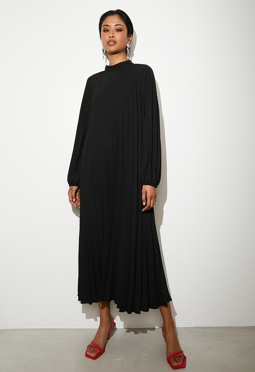 VELVET - Pleated trapeze maxi dress - black