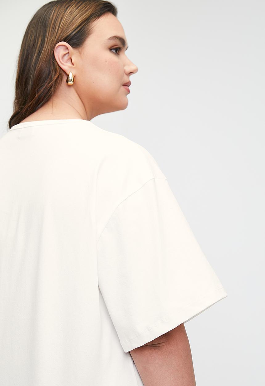 Me&B - Plus Statement Tee In Creme Del A Creme Print - Cremedelacreme