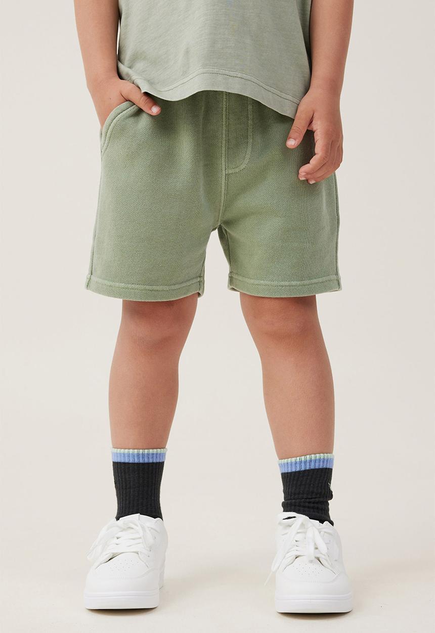 Cotton On - Henry slouch short - deep sage garment dye