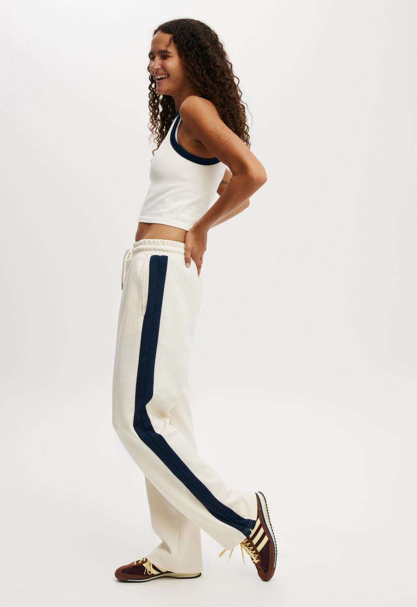 Cotton On - Active Move Trackpant - Coconut Milk & Dark Water