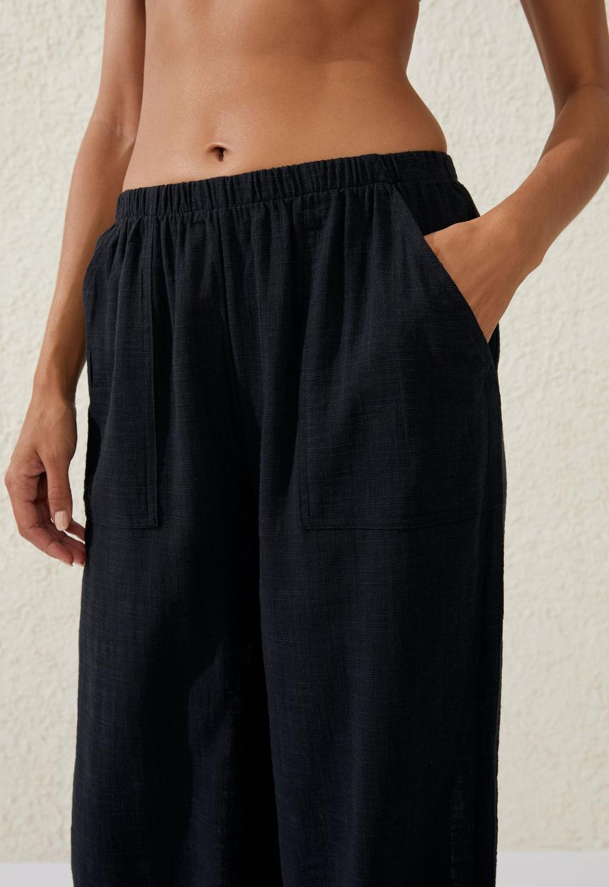 Cotton On - Relaxed Pocket Beach Pant - Black