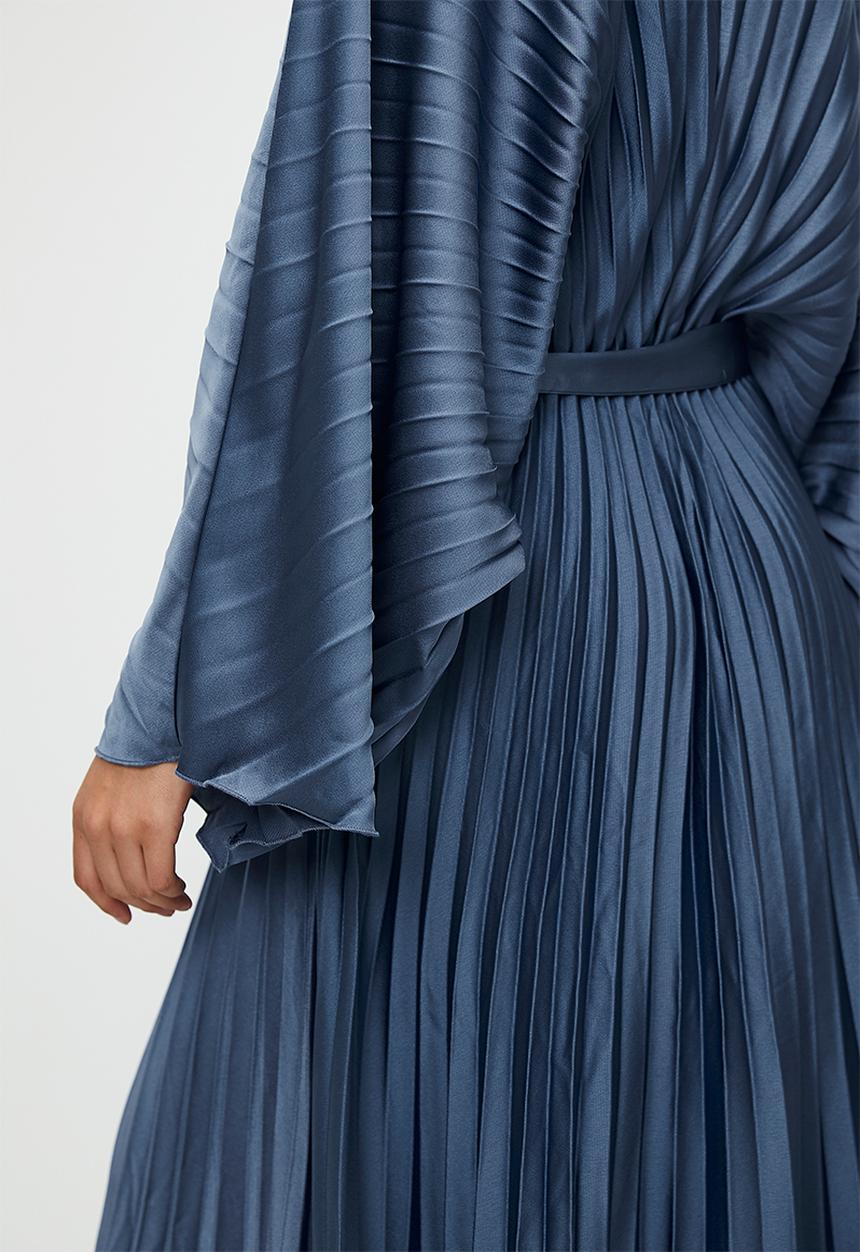 edit - Pleated dolman sleeve with tie dress - mid blue