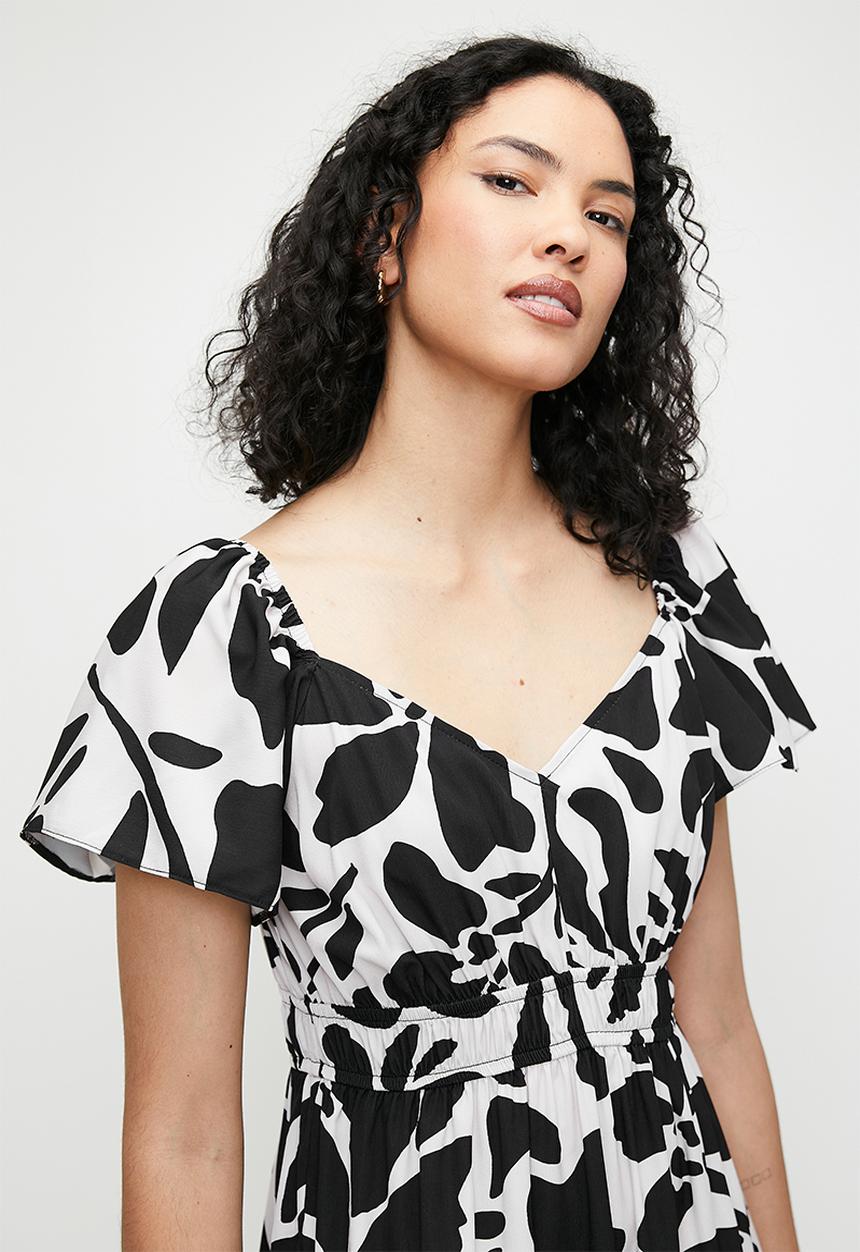 edit - flutter sleeve tiered midi dress - Black Ecru Abstract