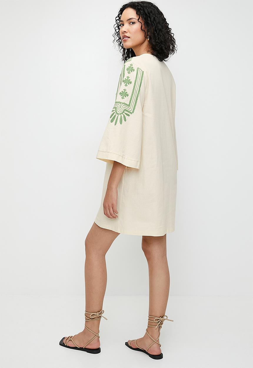 edit - Embroidery tunic with tassel trim - ecru/green