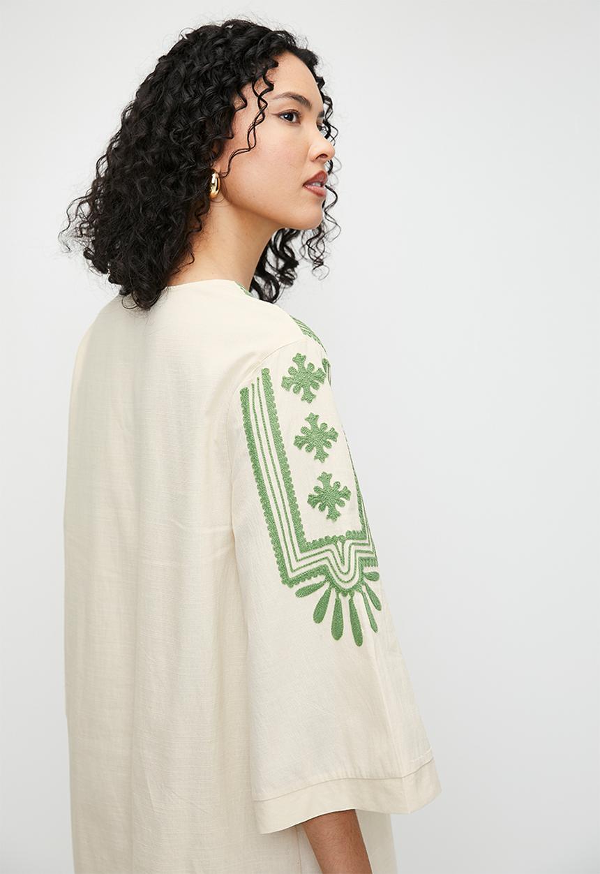 edit - Embroidery tunic with tassel trim - ecru/green