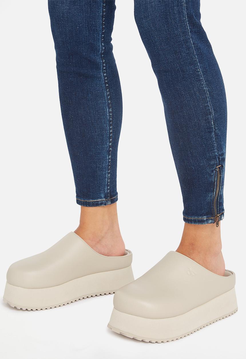 Calvin Klein - Close toe flatform - triple eggshell
