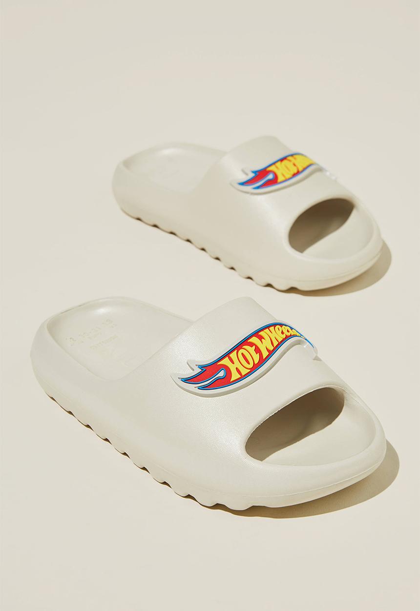 Cotton On - Hot Wheels sunny beach slide - lcn mat hot wheels/rainy day