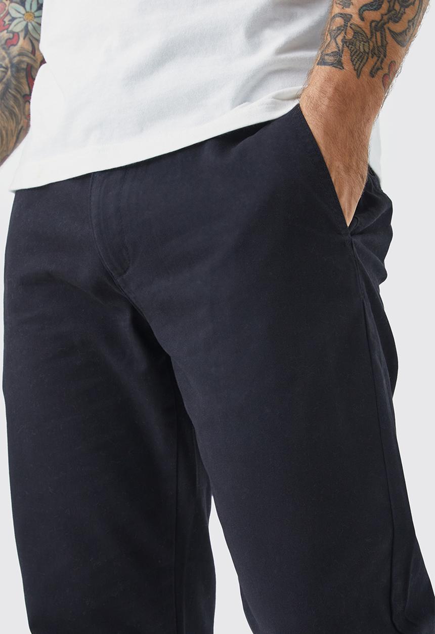 boohooMAN - Fixed Waist Slim Cropped Chino - Black