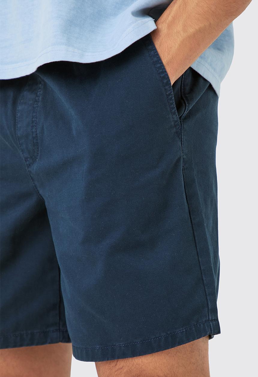 boohooMAN - Shorter Length Relaxed Fit Elasticated Waist Chino Shorts In Navy - Navy