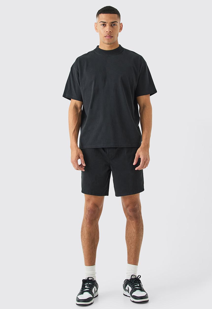 boohooMAN - Shorter Length Relaxed Fit Elasticated Waist Chino Shorts In Black - Black