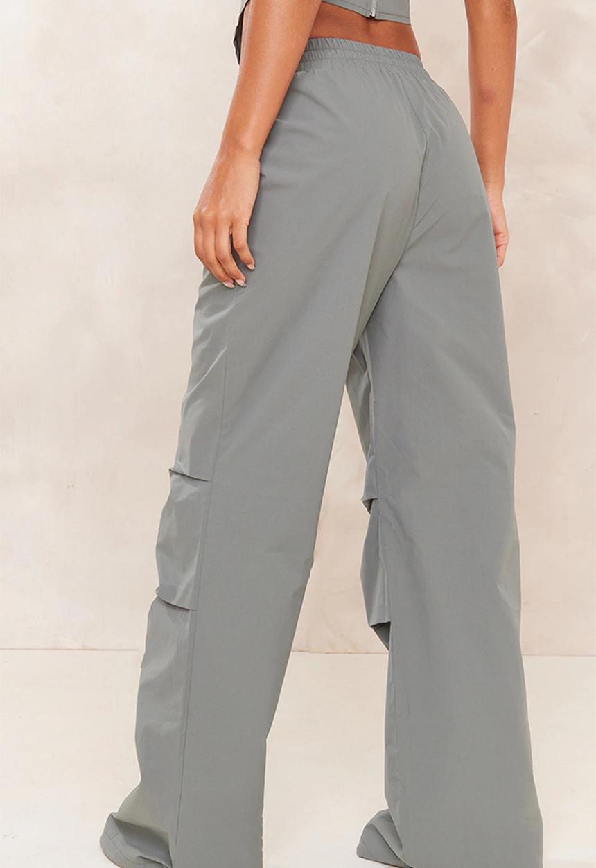 PrettyLittleThing - Shell Ruched Toggle Drawstring Cargo Trousers - Dark Khaki