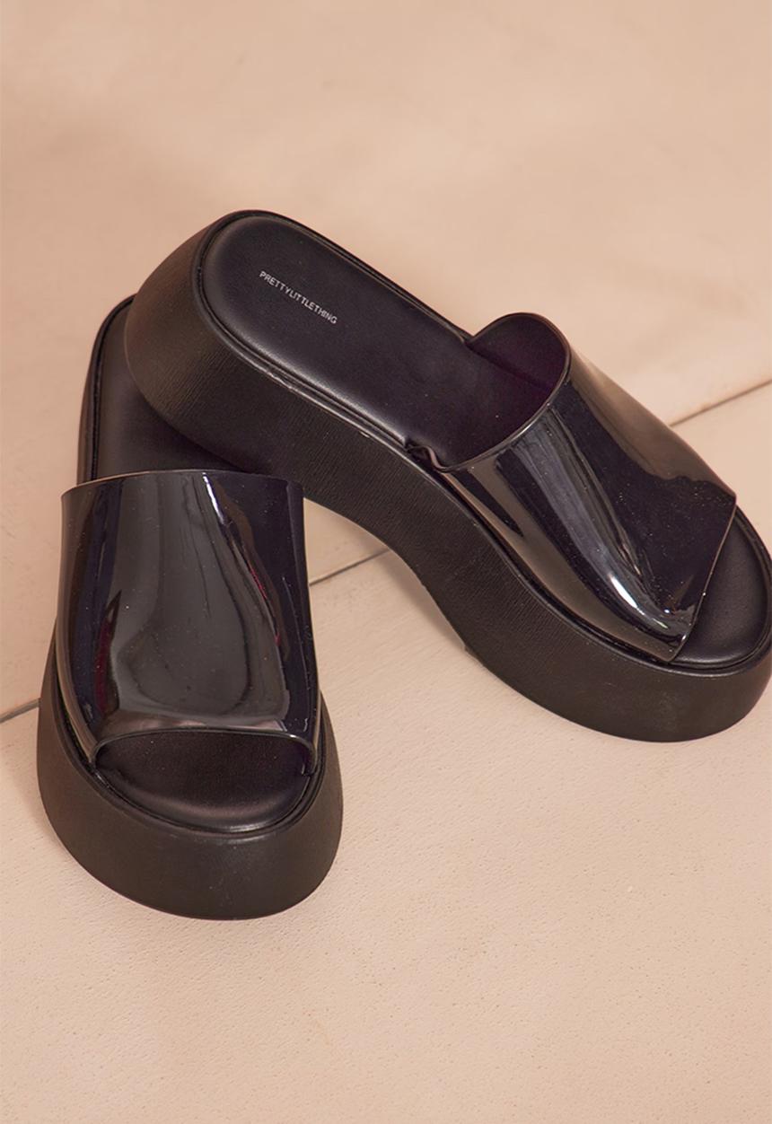 PrettyLittleThing - Round Toe Chunky Platform Slider Sandals