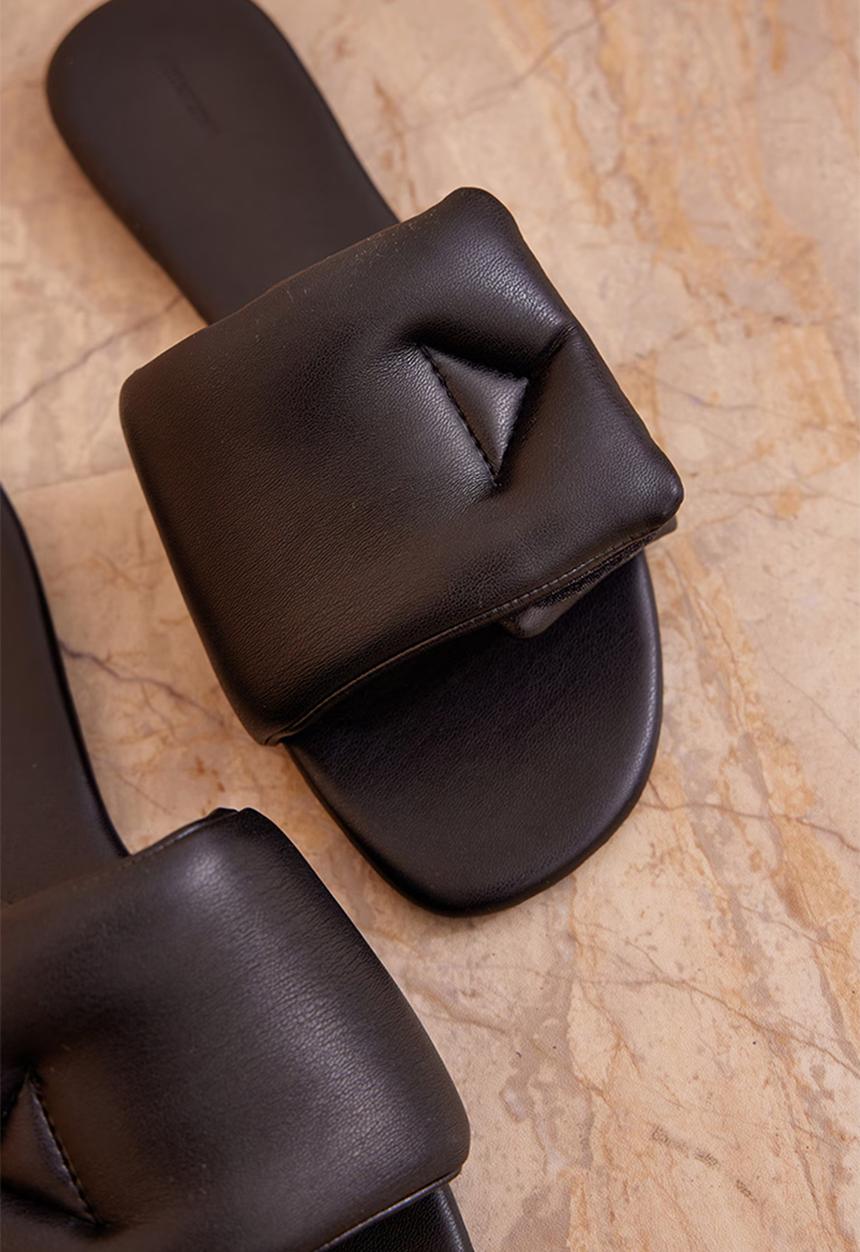 PrettyLittleThing - Round Toe Padded Velcro Strap Slider Flat Sandals