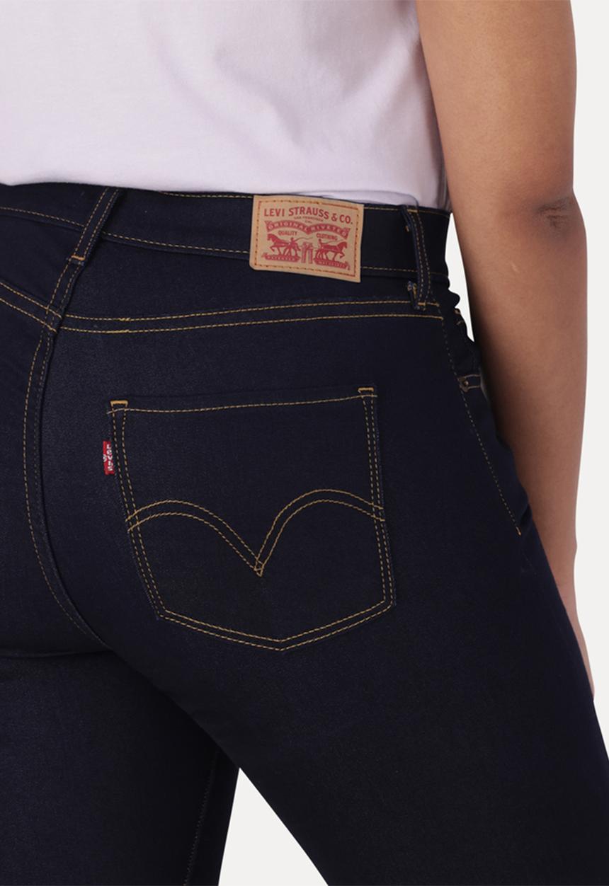 Levi’s® - Curvy super skinny - cast shadows