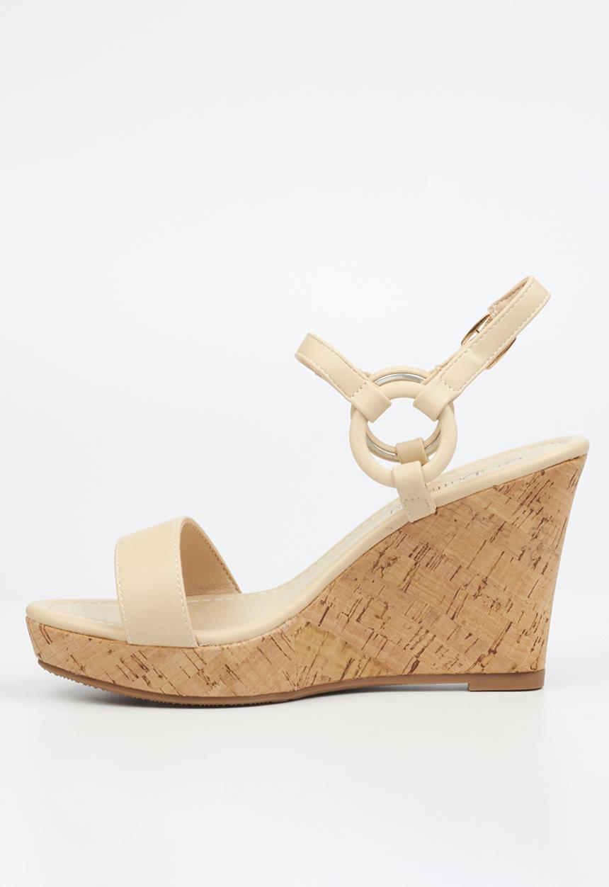 Butterfly Feet - Debra 9 wedge - beige