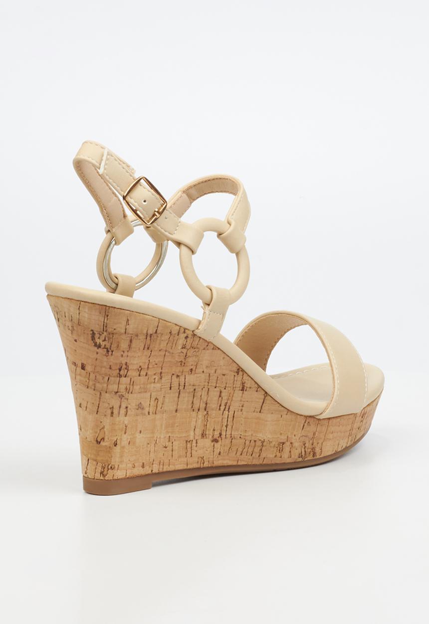 Butterfly Feet - Debra 9 wedge - beige