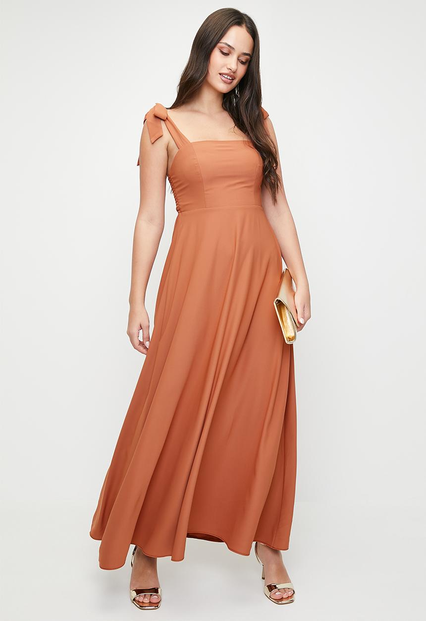 MILLA - Square neck maxi dress with tie detail - chutney