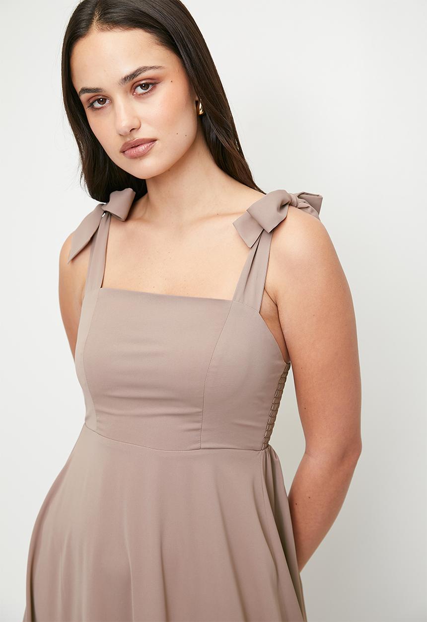 MILLA - Square neck maxi dress with tie detail - antler