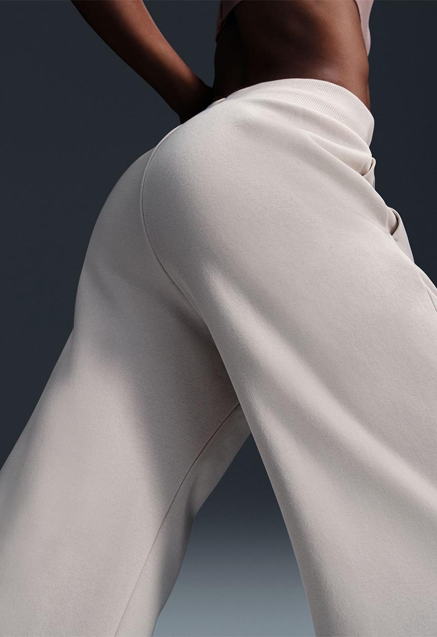Nike - Nike Sportswear Phoenix Wide Pant - lt orewood brn