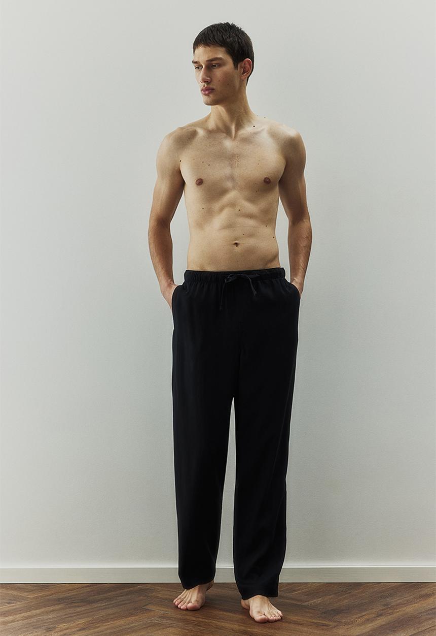H&M - Regular fit lyocell joggers - black