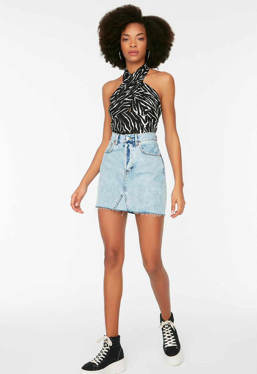 Trendyol - Printed halter neck fitted crop stretchy knitted top - black