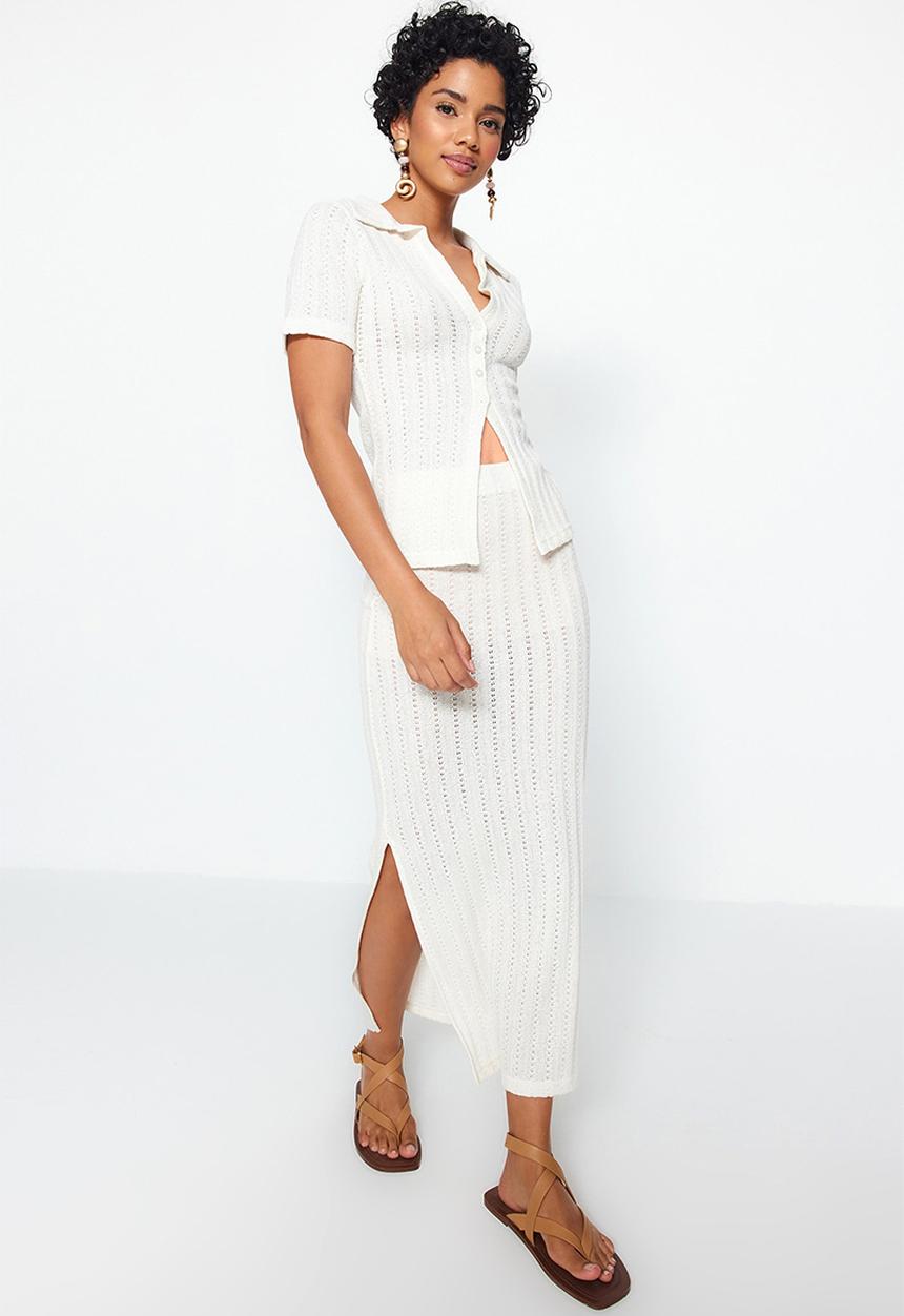 Trendyol - Fitted knit shirt - ecru