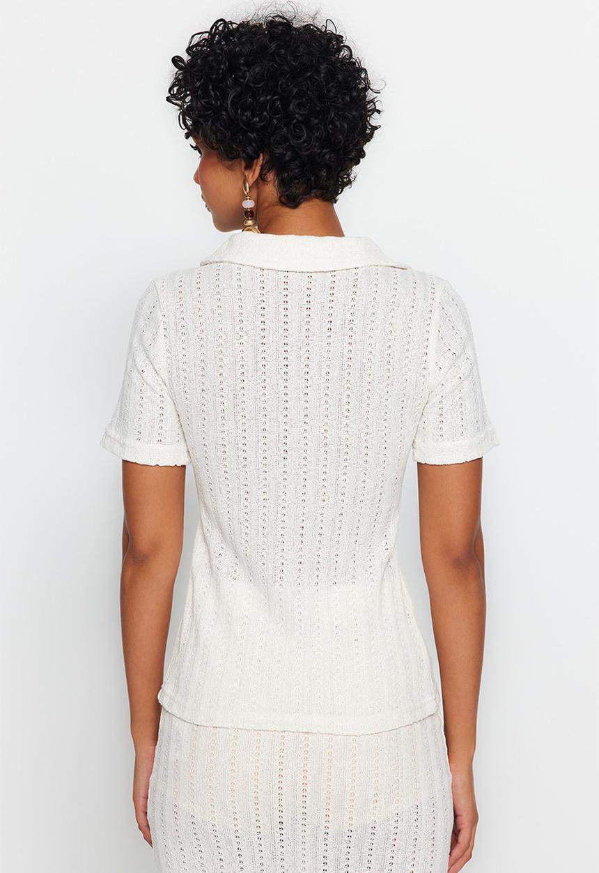 Trendyol - Fitted knit shirt - ecru