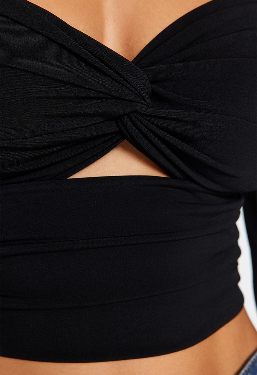 Trendyol - Window/cut out detailed blouse - black 
