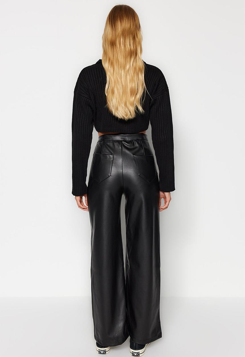 Trendyol - Faux leather wide leg pocket detailed knitted trousers - black 