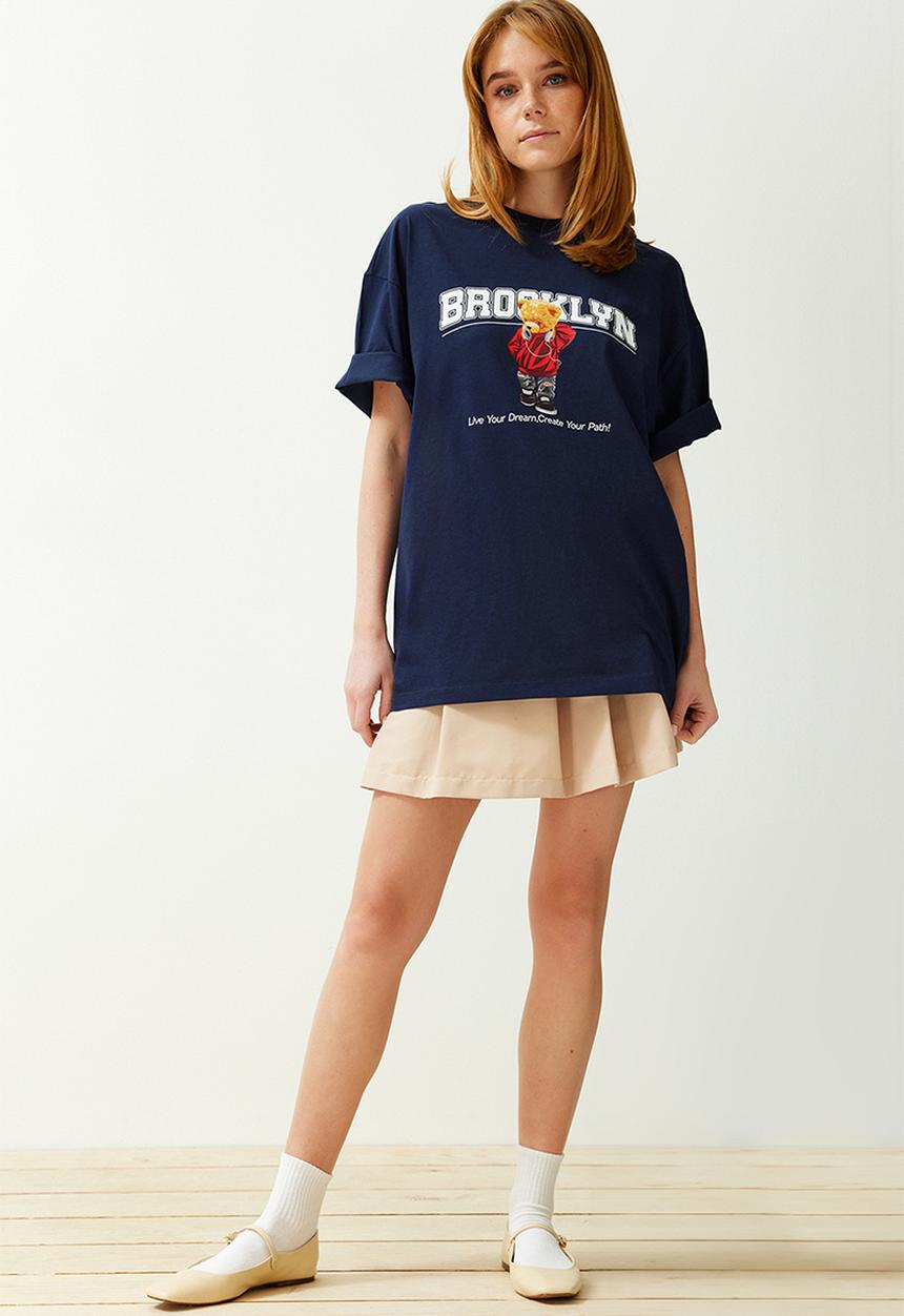 Trendyol - Printed oversize/wide fit crew neck knitted t-shirt - navy blue