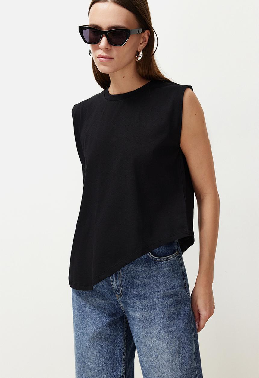 Trendyol - Asymmetrical crew neck knitted t-shirt - black