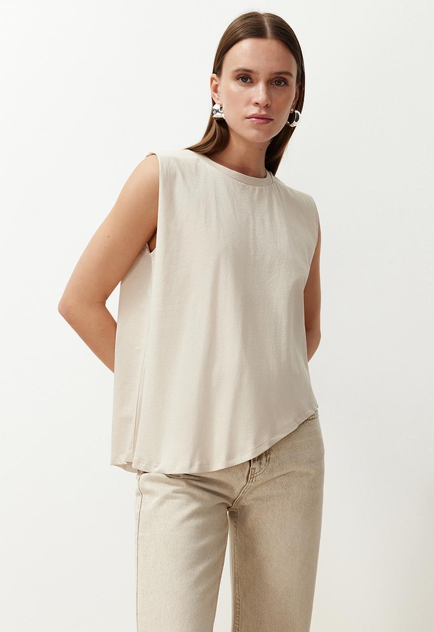 Trendyol - Asymmetrical crew neck knitted t-shirt - stone