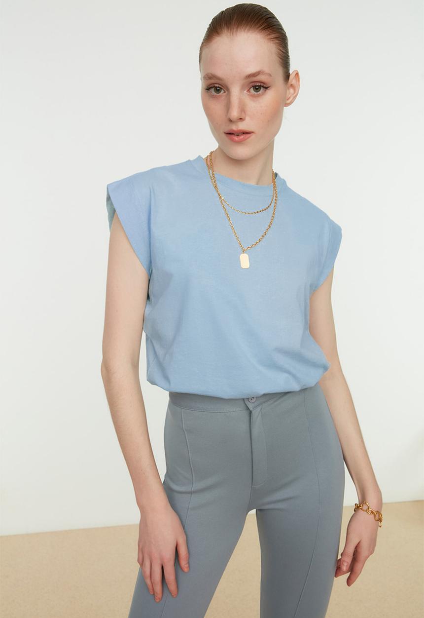 Trendyol - Sleeveless basic knitted t-shirt - blue