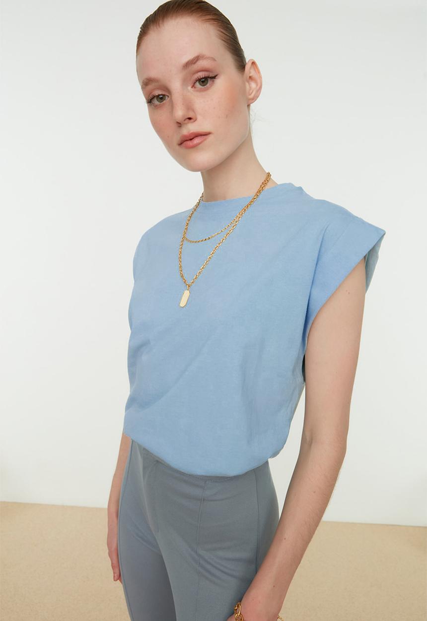 Trendyol - Sleeveless basic knitted t-shirt - blue
