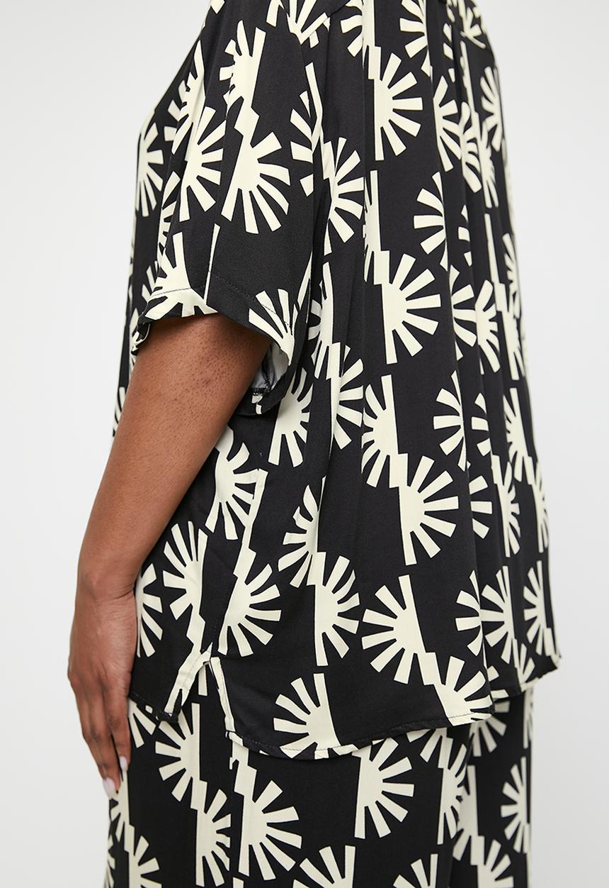 Me&B - Plus The Essential Boxy Shirt In Sun Stripe - Sunstripe