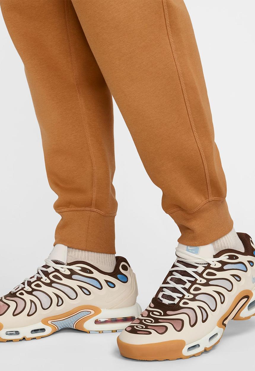 Nike - Nike Club BB Jogger Futura pants- flax