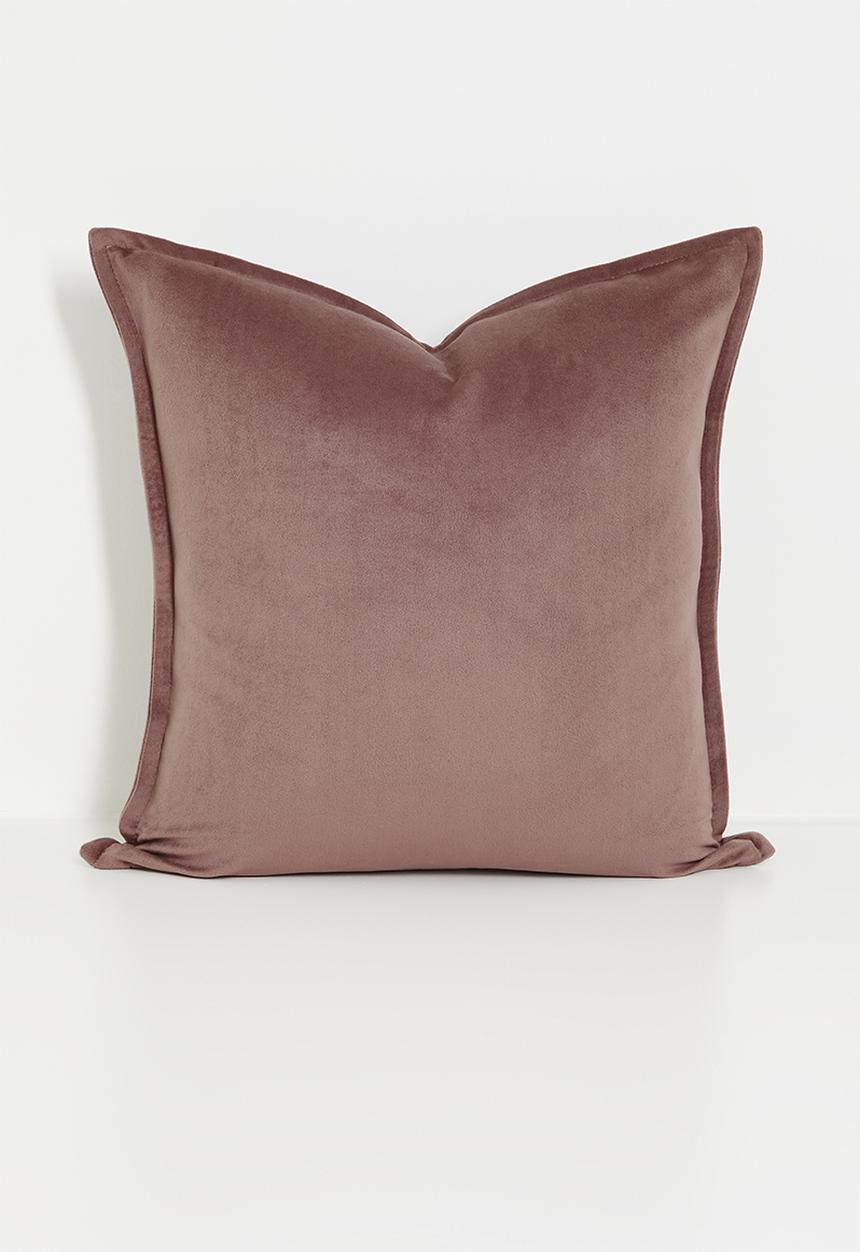 Grey Gardens - Rema velvet cushion cover - Blush