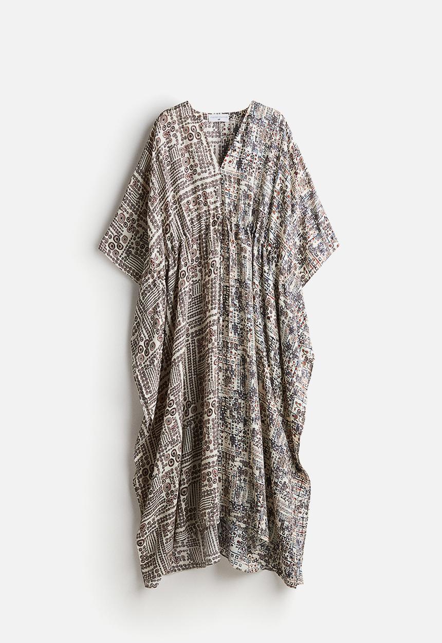 Anamika Khanna X H&M: Silk-blend graphic-print kaftan dress - white,multi -  1230782001