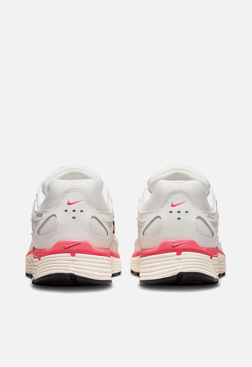 Nike - P-6000