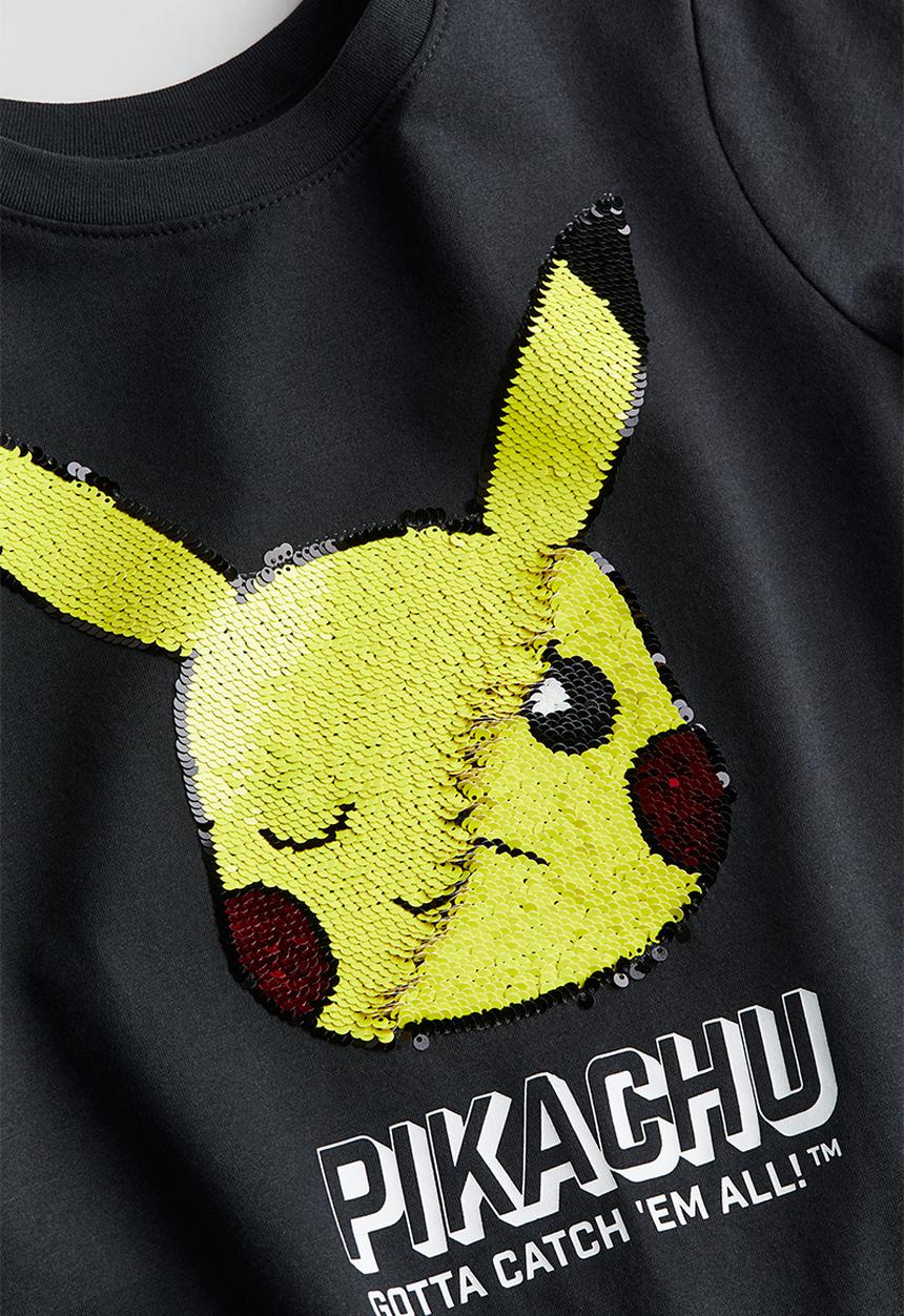 H&M - Reversible sequin t-shirt - black & pokémon