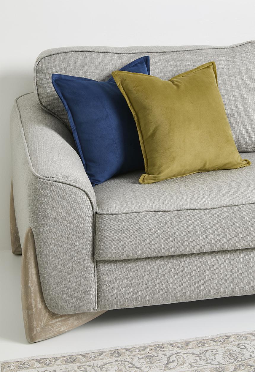 Grey Gardens - Rema velvet cushion cover - Mustard