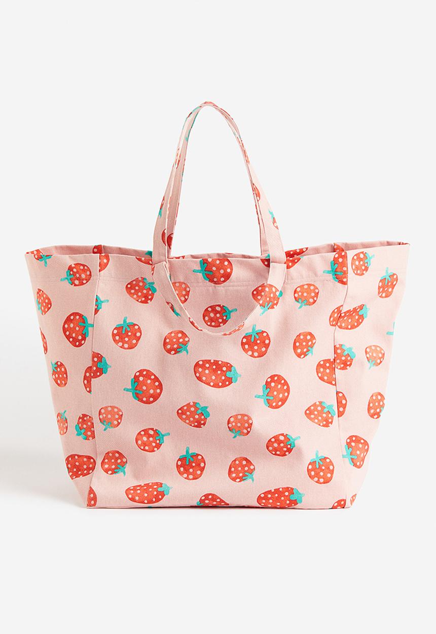 H&M - Patterned beach bag - light pink strawberries
