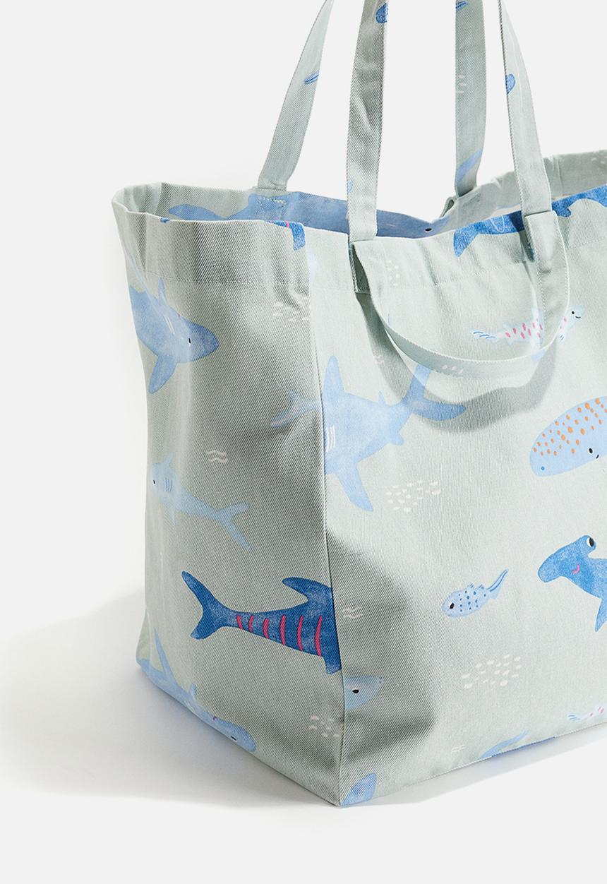 H&M - Patterned beach bag - light green sharks