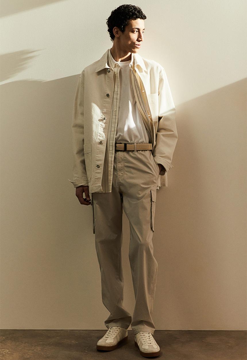 H&M - Regular fit cargo trousers - cream