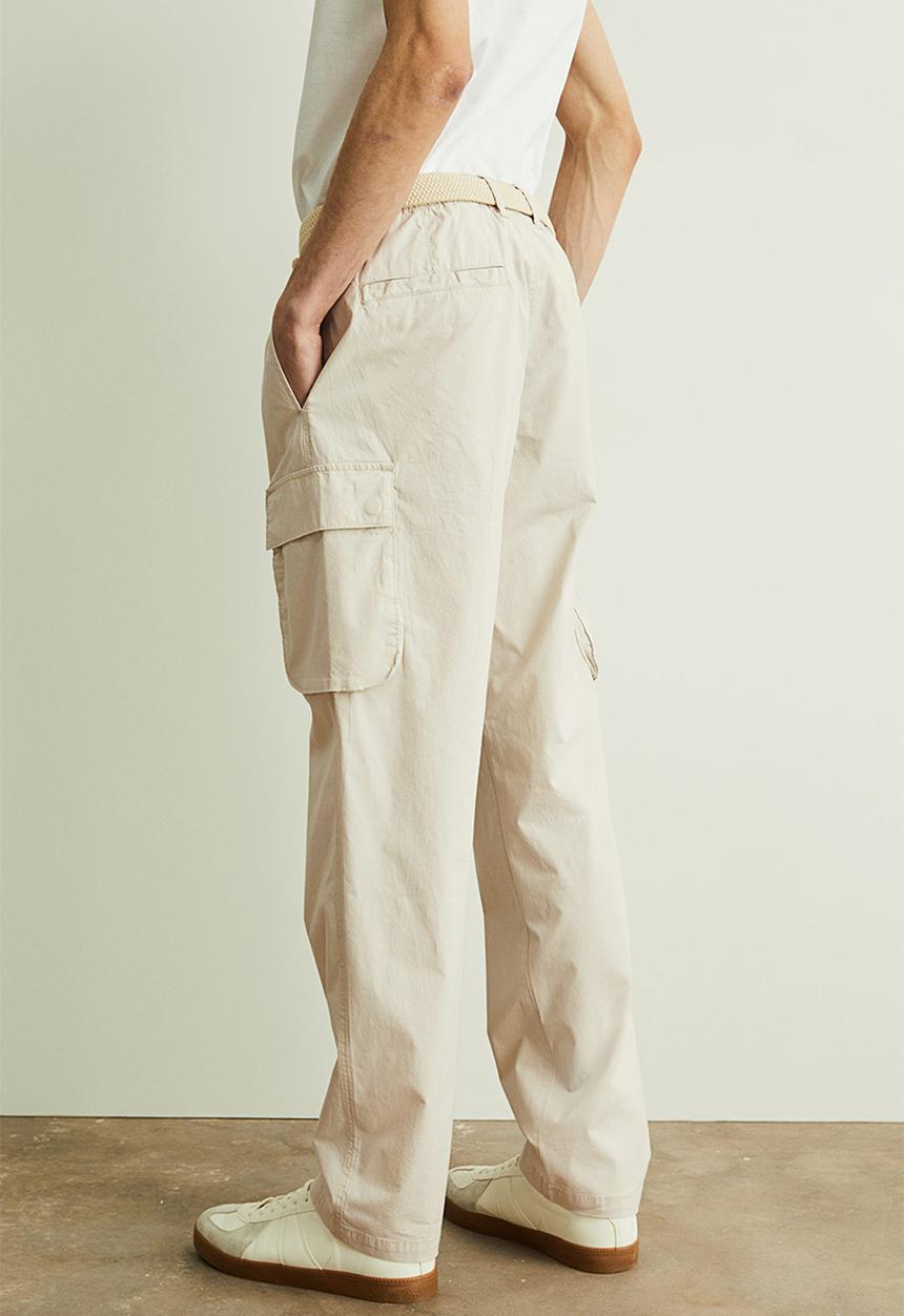 H&M - Regular fit cargo trousers - cream