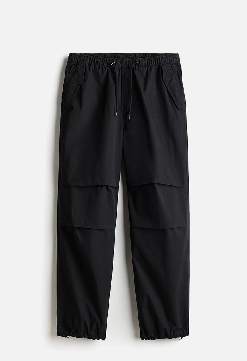 H&M - Loose fit parachute trousers - black