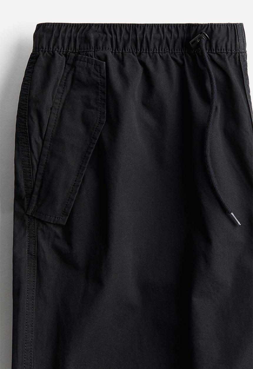 H&M - Loose fit parachute trousers - black