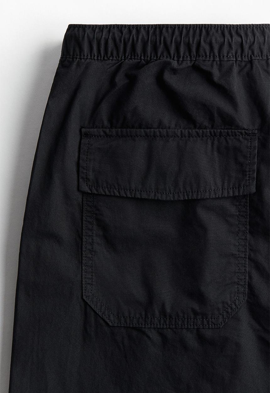 H&M - Loose fit parachute trousers - black