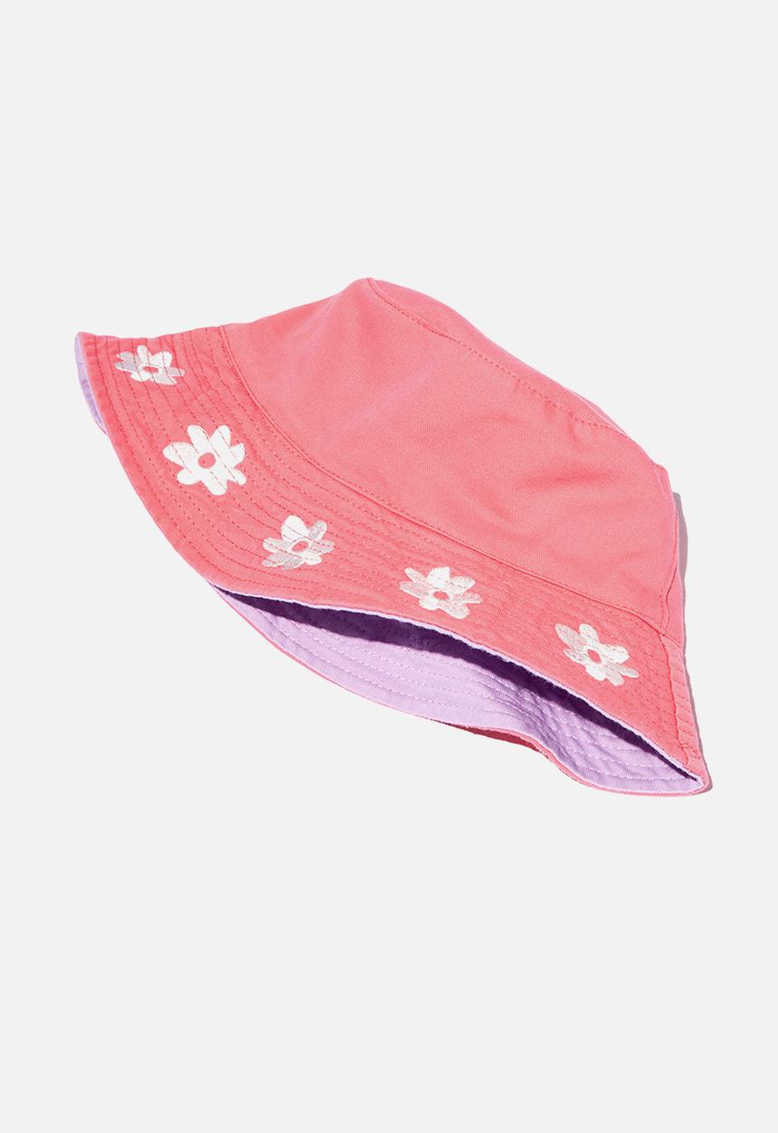Cotton On - Kids reversible bucket hat - strawberry pop flowers/lilac drop